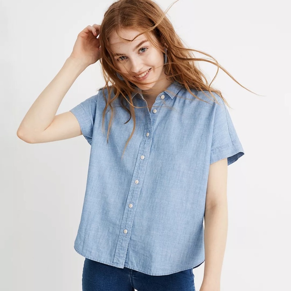 Madewell Chambray Cropped Button-Down Shirt in Mabry Wash